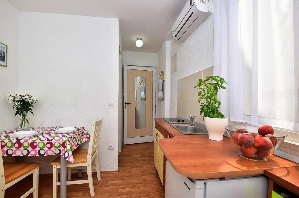 Apartment Borna Makarska Exterior foto